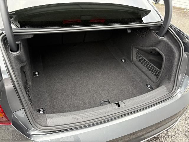 AUDI A4 2022 Image 31