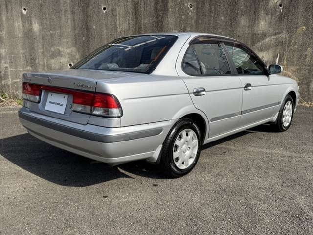 NISSAN SUNNY SEDAN 2001 Image 31
