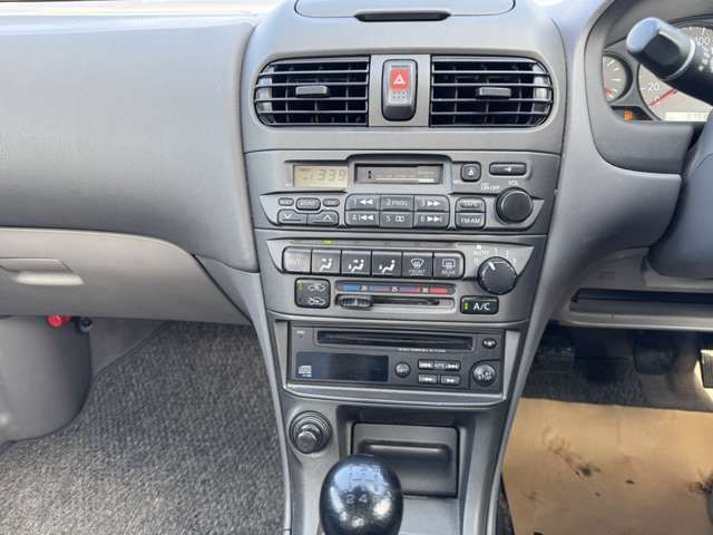 NISSAN SUNNY SEDAN 2001 Image 31