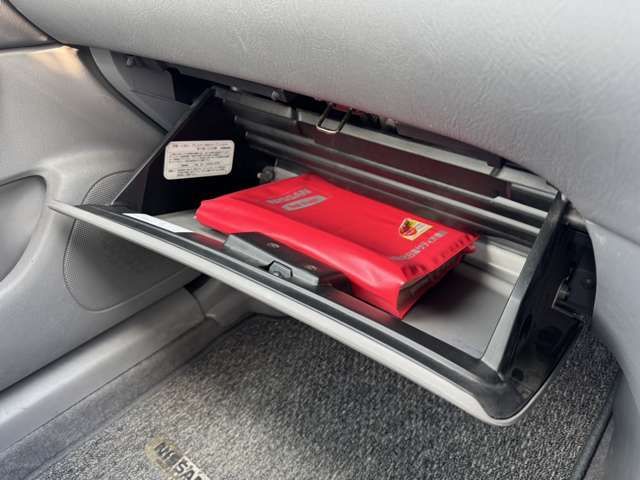 NISSAN SUNNY SEDAN 2001 Image 31