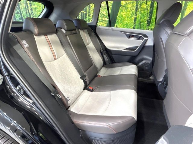 TOYOTA RAV4 HYBRID 4WD 2022 Image 31