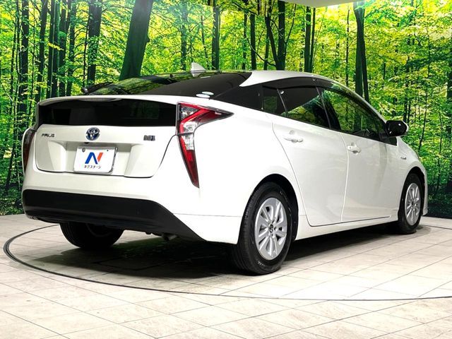 TOYOTA PRIUS 2016 Image 31