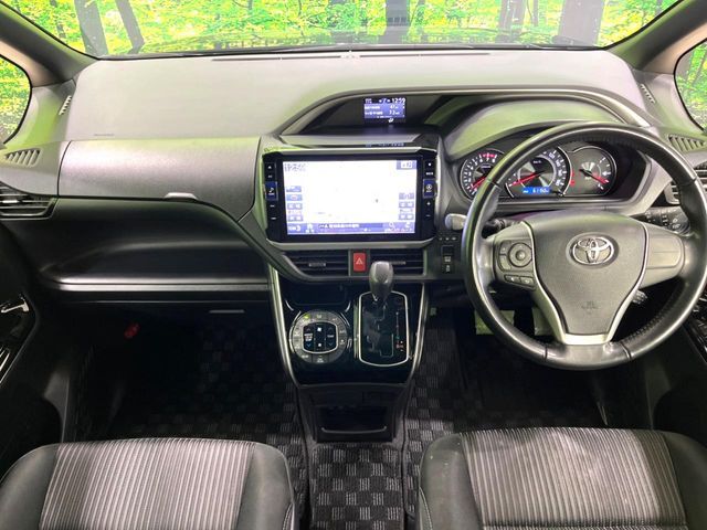 TOYOTA VOXY 2018 Image 31