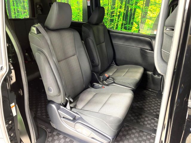 TOYOTA VOXY 2018 Image 31