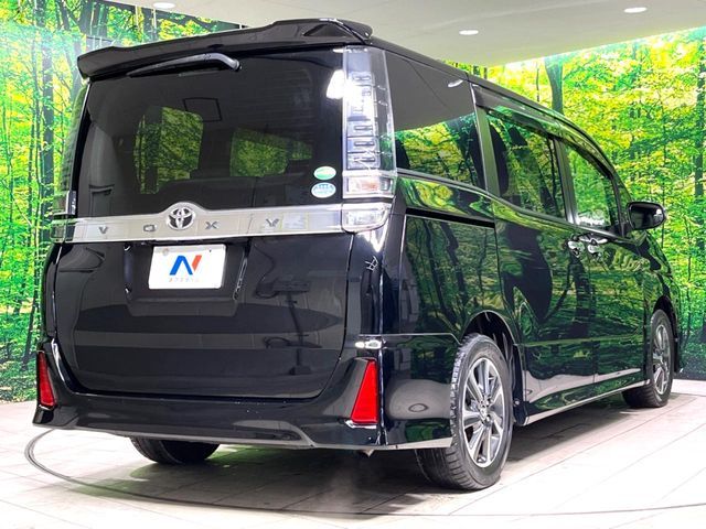 TOYOTA VOXY 2018 Image 31