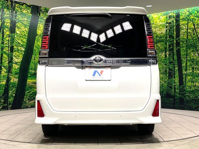 TOYOTA VOXY 2021 Image 31