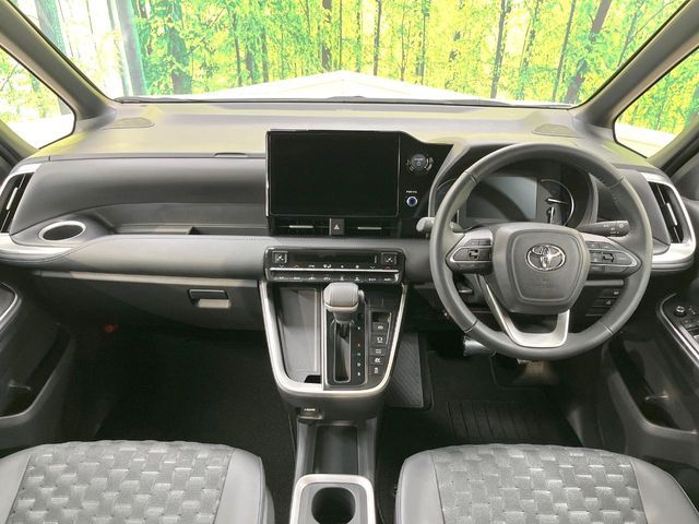 TOYOTA VOXY HYBRID 2025 Image 31