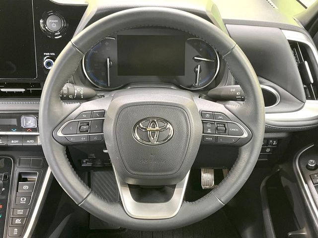 TOYOTA VOXY HYBRID 2025 Image 31