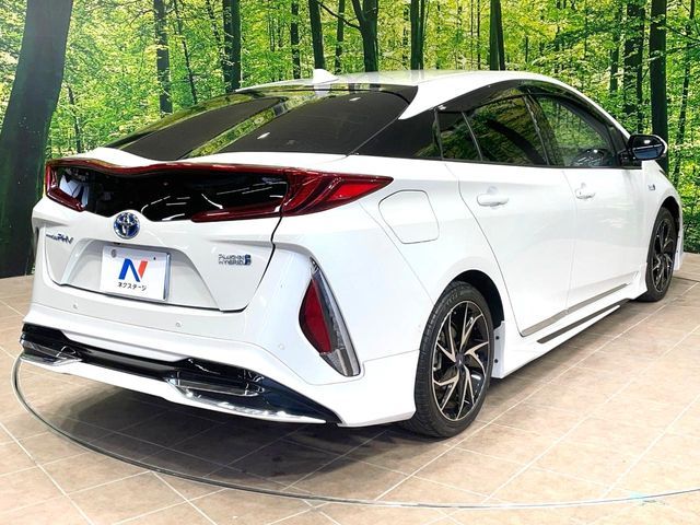 TOYOTA PRIUS PHV 2021 Image 31