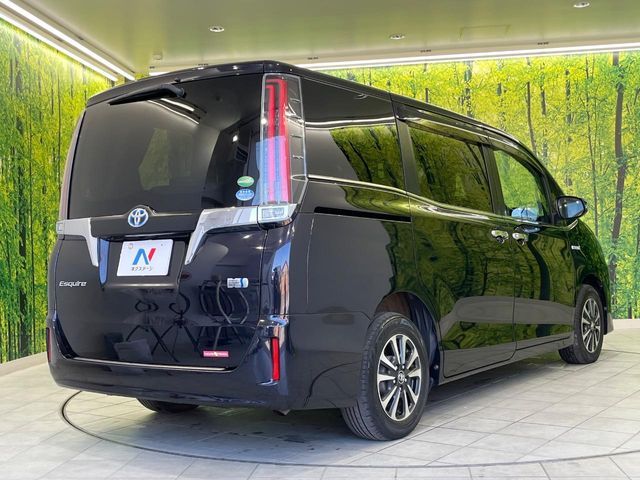TOYOTA ESQUIRE HYBRID 2017 Image 31
