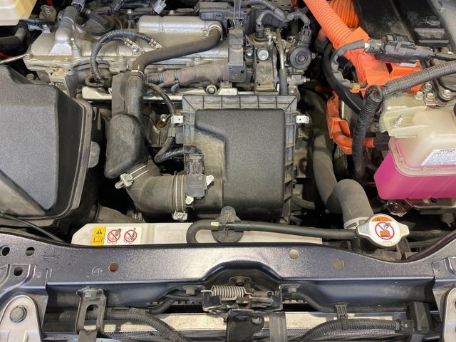 TOYOTA ESQUIRE HYBRID 2017 Image 31