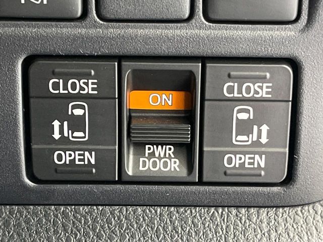 TOYOTA VOXY HYBRID 2020 Image 31