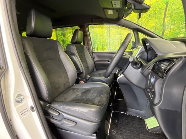 TOYOTA VOXY HYBRID 2020 Image 31