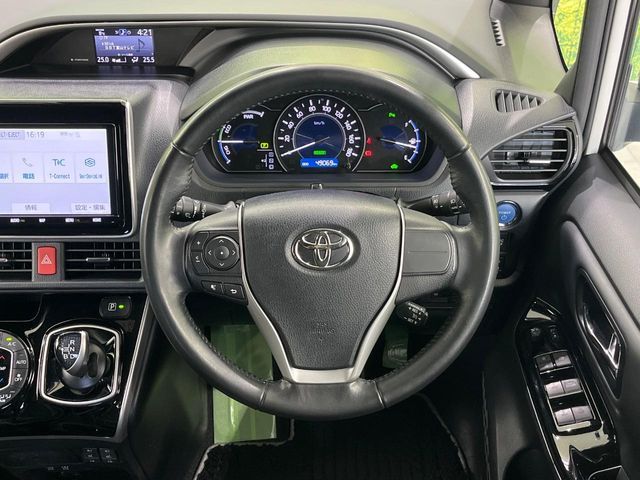 TOYOTA VOXY HYBRID 2020 Image 31