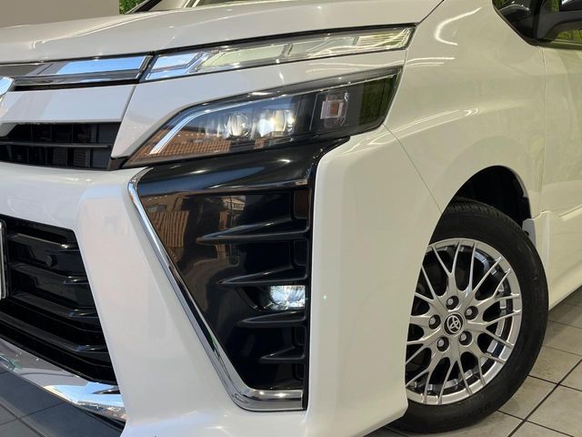 TOYOTA VOXY HYBRID 2020 Image 31