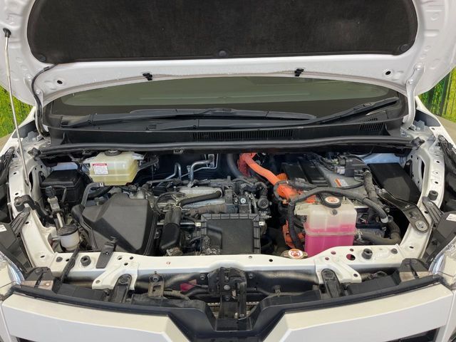 TOYOTA VOXY HYBRID 2020 Image 31