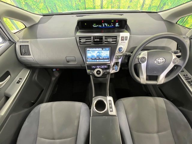 TOYOTA PRIUS ALPHA 2013 Image 31