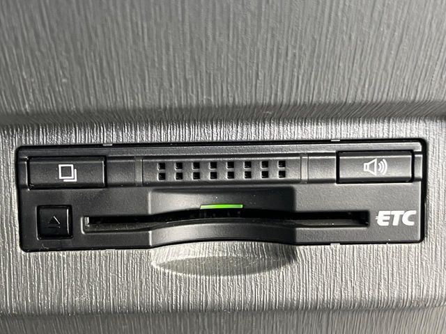 TOYOTA PRIUS ALPHA 2013 Image 31