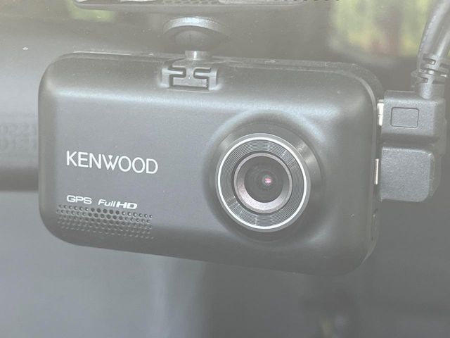 TOYOTA PRIUS ALPHA 2013 Image 31