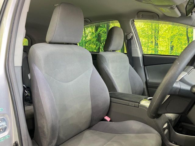 TOYOTA PRIUS ALPHA 2013 Image 31