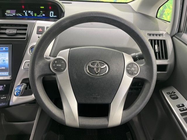 TOYOTA PRIUS ALPHA 2013 Image 31