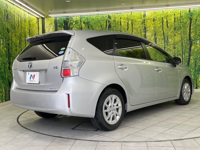 TOYOTA PRIUS ALPHA 2013 Image 31