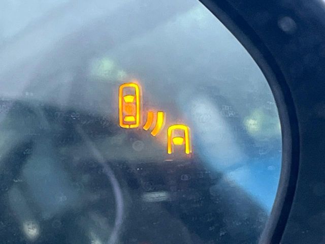 TOYOTA C-HR 2017 Image 31