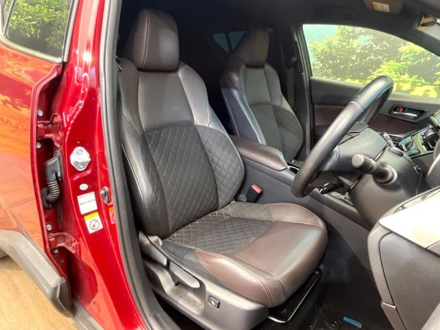 TOYOTA C-HR 2017 Image 31