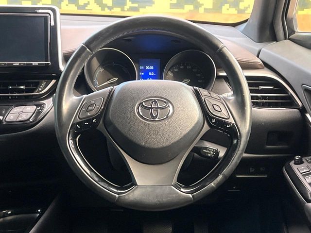 TOYOTA C-HR 2017 Image 31