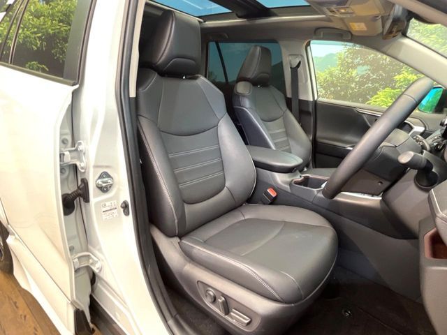 TOYOTA RAV4 HYBRID 4WD 2023 Image 31