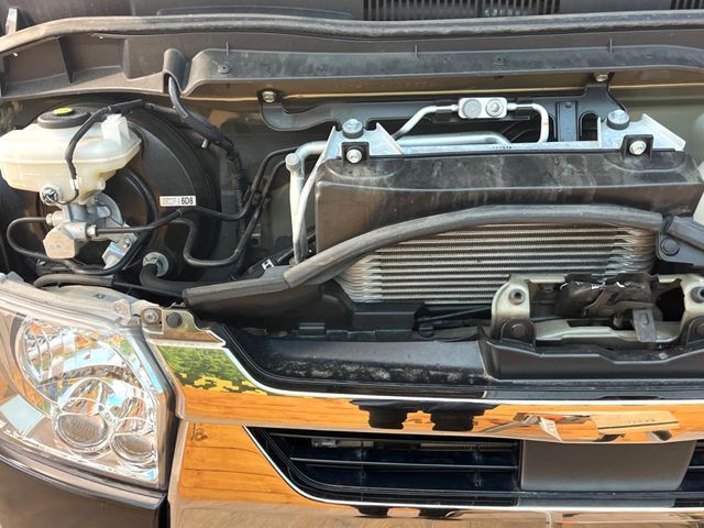 TOYOTA HIACE VAN 2WD 2023 Image 31