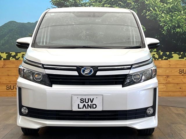 TOYOTA VOXY HYBRID 2015 Image 31