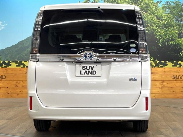 TOYOTA VOXY HYBRID 2015 Image 31