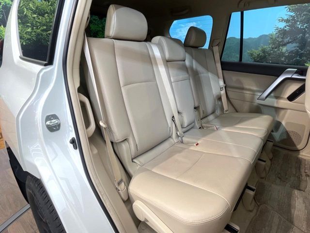 TOYOTA LANDCRUISER PRADO 2023 Image 31
