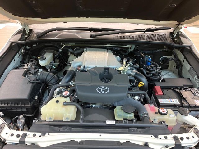 TOYOTA HILUX 4WD 2022 Image 31