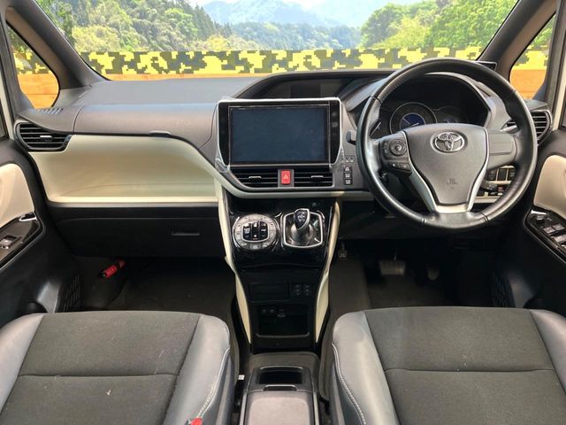 TOYOTA NOAH HYBRID 2018 Image 31