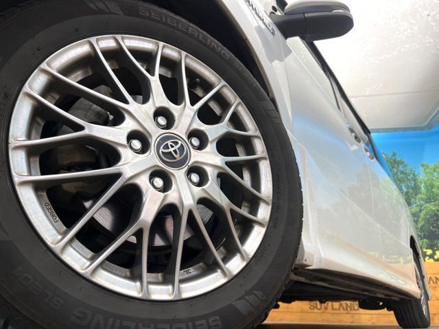 TOYOTA NOAH HYBRID 2018 Image 31