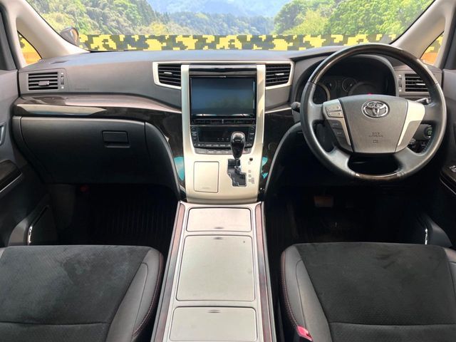 TOYOTA VELLFIRE 2013 Image 31