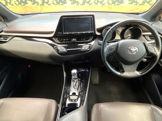 TOYOTA C-HR 2017 Image 31