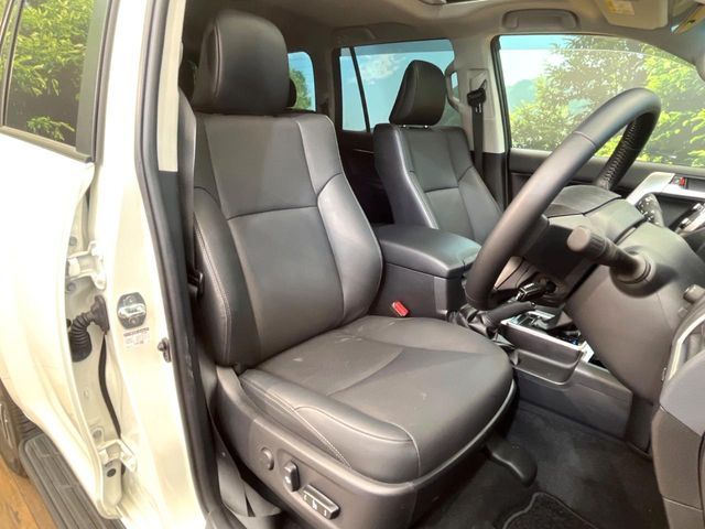 TOYOTA LANDCRUISER PRADO 2023 Image 31