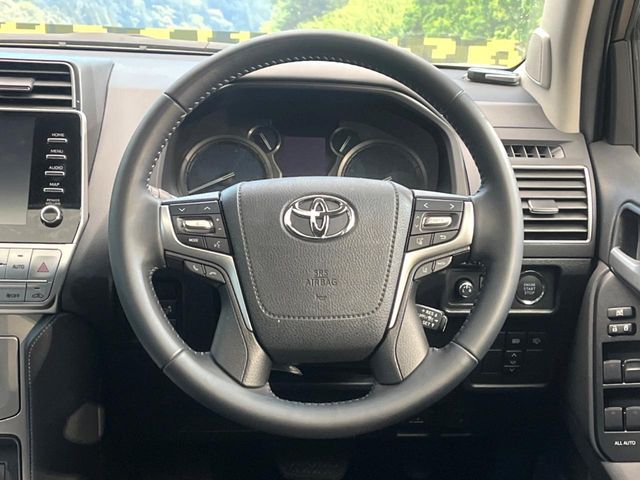 TOYOTA LANDCRUISER PRADO 2023 Image 31