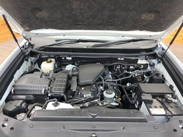 TOYOTA LANDCRUISER PRADO 2023 Image 31