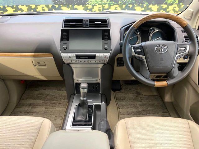 TOYOTA LANDCRUISER PRADO 2023 Image 31