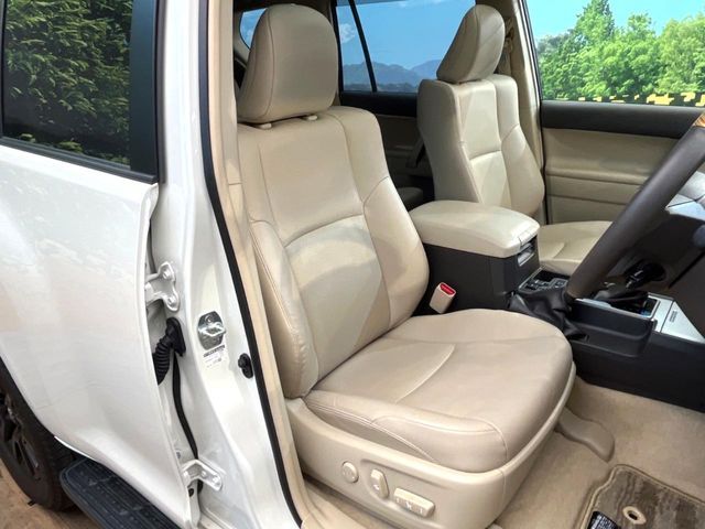 TOYOTA LANDCRUISER PRADO 2023 Image 31