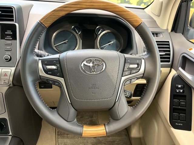 TOYOTA LANDCRUISER PRADO 2023 Image 31
