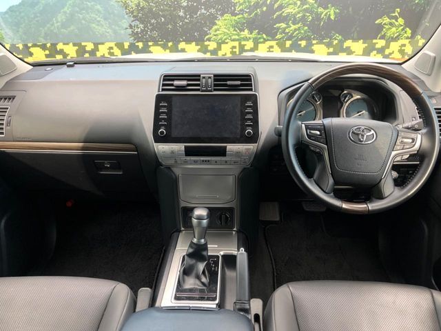 TOYOTA LANDCRUISER PRADO 2022 Image 31