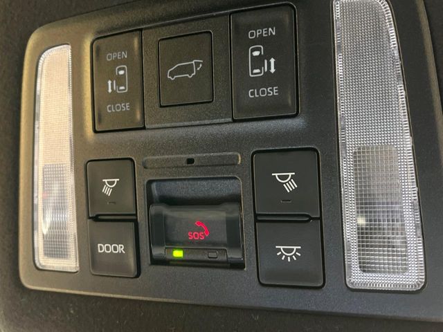 TOYOTA VOXY 2022 Image 31