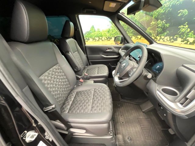 TOYOTA VOXY 2022 Image 31