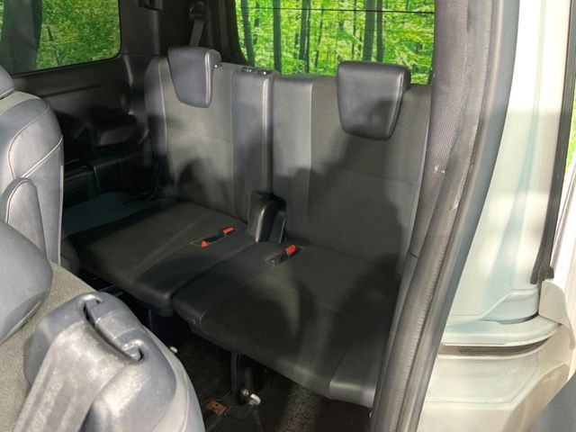 TOYOTA NOAH HYBRID 2018 Image 31