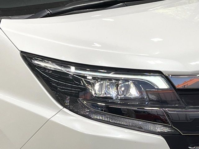 TOYOTA NOAH HYBRID 2018 Image 31